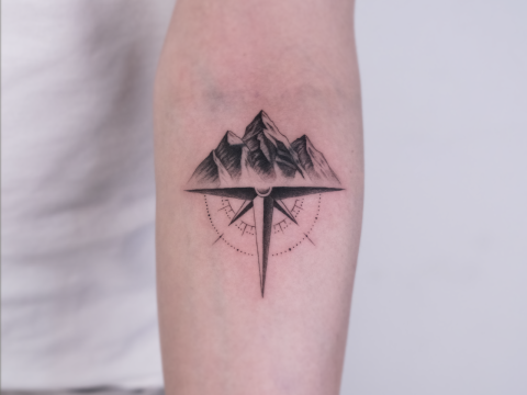 HÌNH XĂM BLACKWORK 