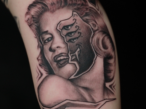 HÌNH XĂM TẢ THỰC TRẮNG ĐEN 